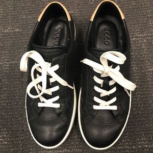 Women’s Casual Sneakers